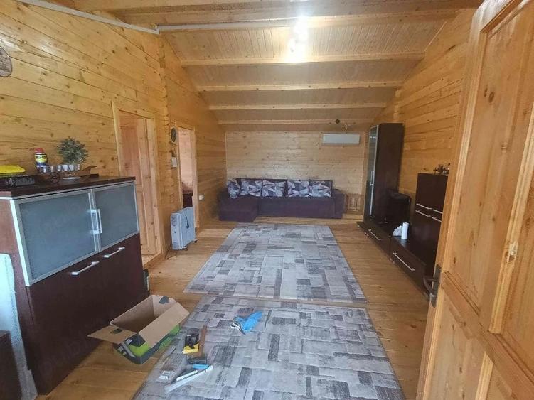 Casă cu 2 camere cu Teren 10000 Mp în Central