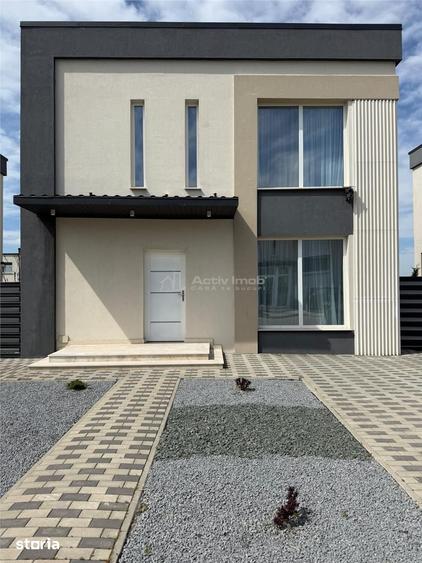 Casă cu 4 camere cu Teren 380 Mp în Corbeanca