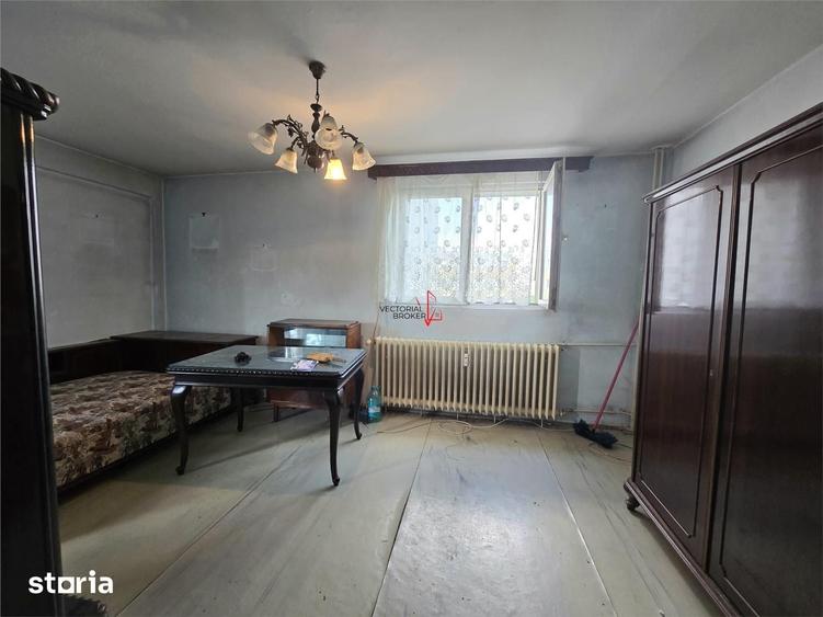Garsoniera in bloc mixt- Metrou OBOR - 10
