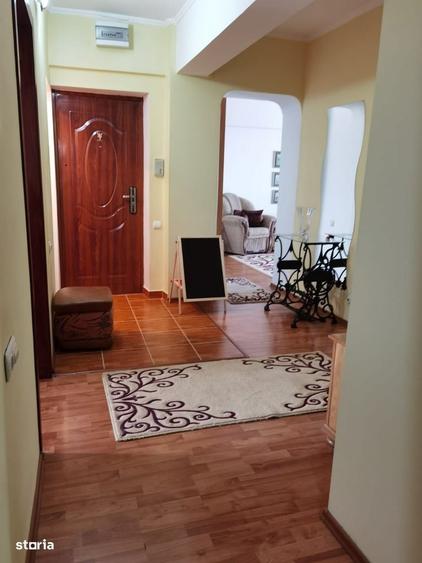 Apartament cu 4 camere decomandat în Central