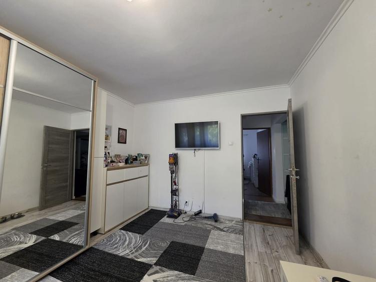 Apartament cu 3 camere decomandat, mobilat în Mărăști
