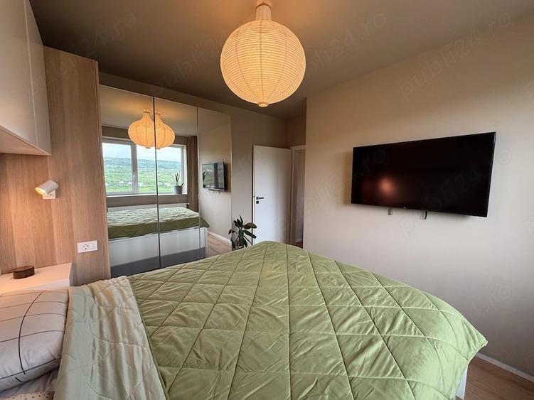 Apartament cu 3 camere semidecomandat în Chinteni