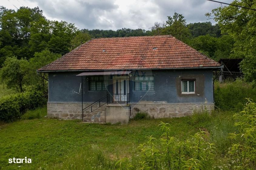 Casă cu 4 camere în Central