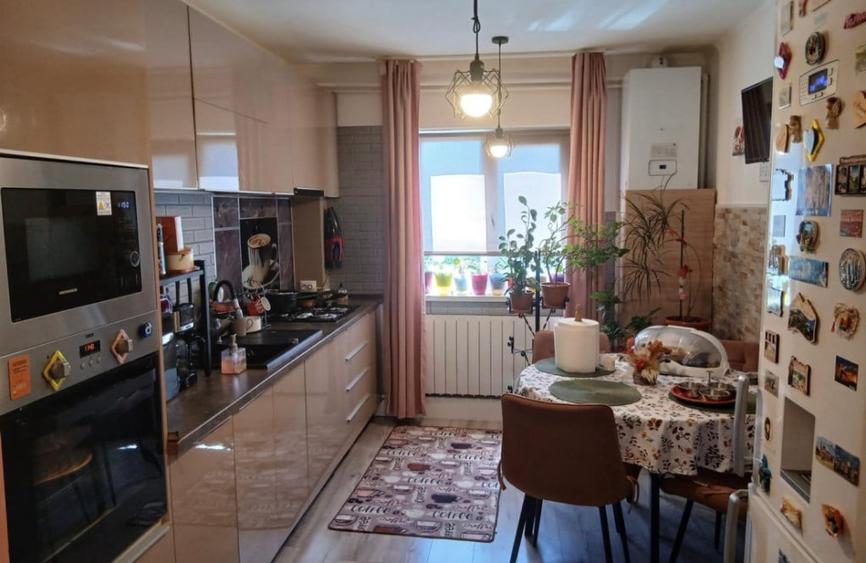 Apartament 2 camere, decomandat, intre lacuri - 1