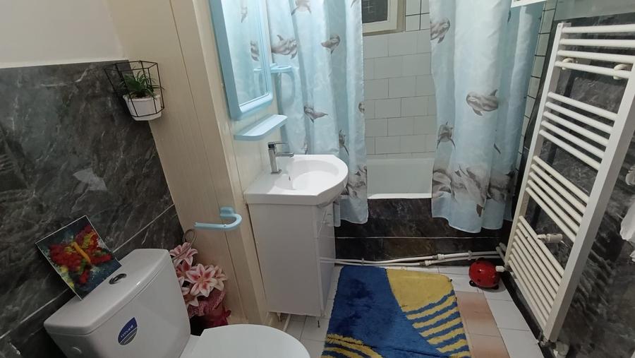 Apartament cu 2 camere nedecomandat în Piața