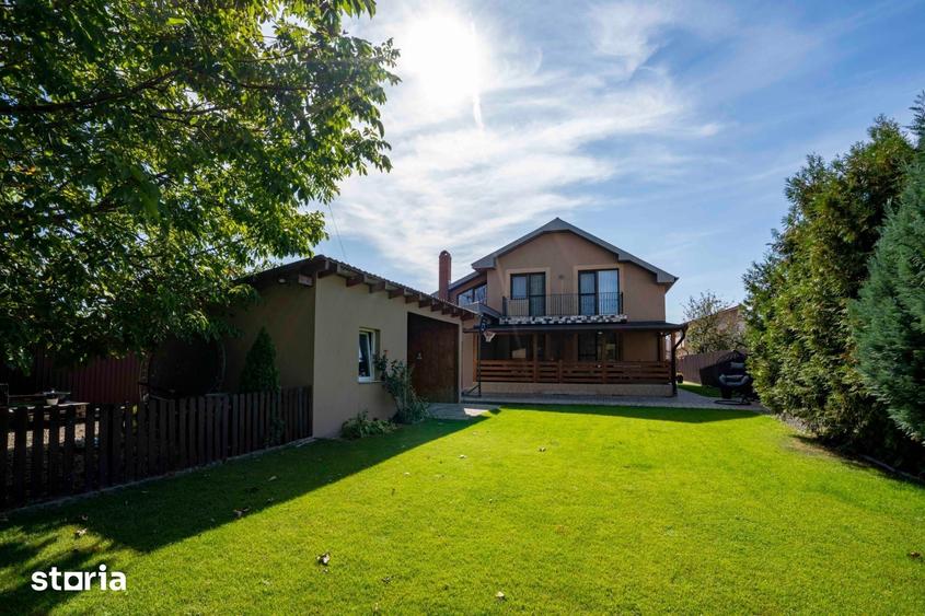 Casă cu 6 camere cu Teren 759 Mp în Central