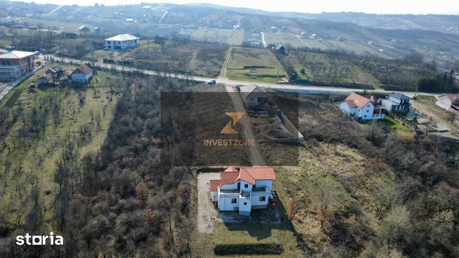 Casă cu 5 camere cu Teren 1253 Mp în Podgoria