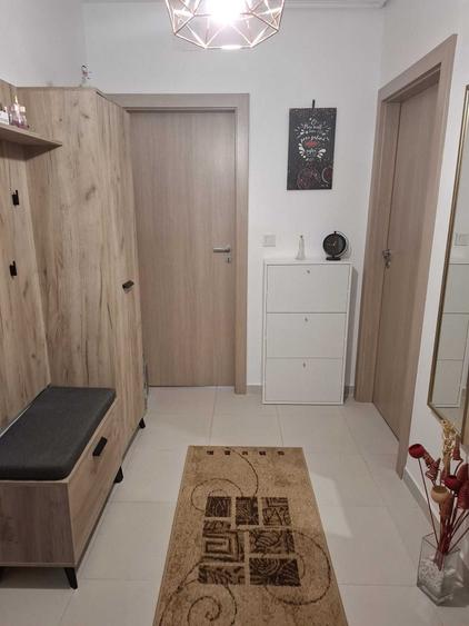 Casă cu 2 camere decomandat în Ghencea