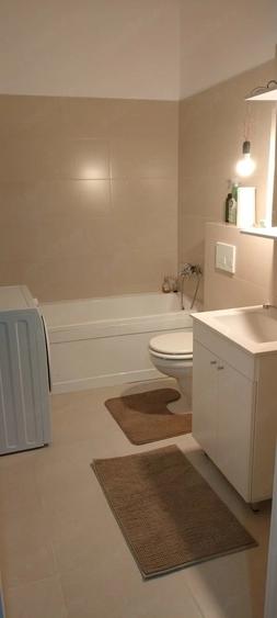 Apartament cu 2 camere decomandat în Titan