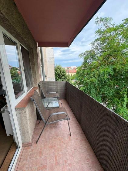Apartament cu 3 camere în Badea Cârțan
