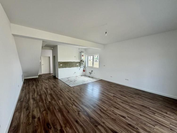 Duplex cu 5 camere cu Canalizare în Moșnița Nouă