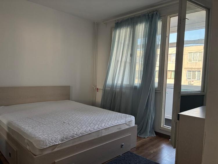 Apartament cu 3 camere decomandat în Militari