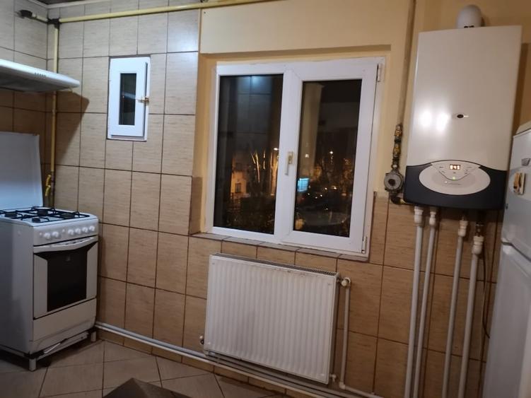 Apartament cu 2 camere semidecomandat, mobilat în Nord