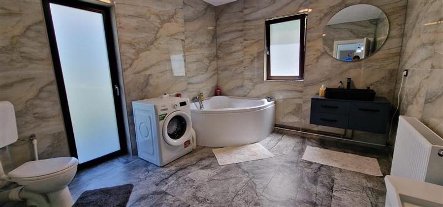 Casă cu 5 camere cu Teren 993 Mp în Calea Caransebeșului