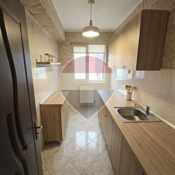 Apartament cu 3 camere decomandat în Nord-Est