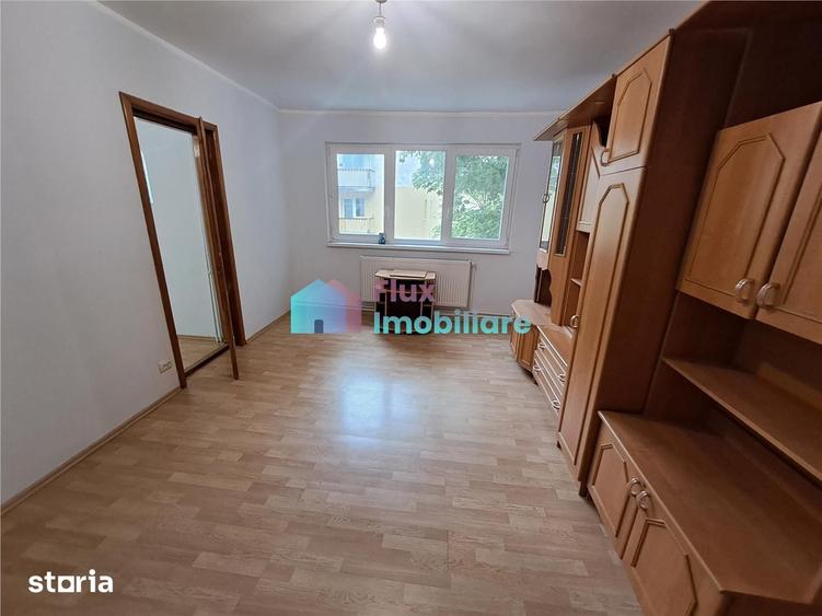 Apartament cu 3 camere semidecomandat în Burdujeni