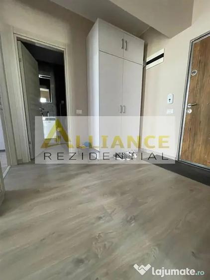 Apartament cu 3 camere semidecomandat în Vitan