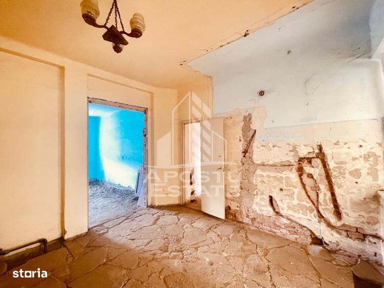 Casă cu 4 camere în Funcționarilor