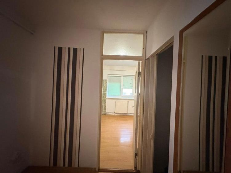 Apartament cu 2 camere decomandat în Triaj