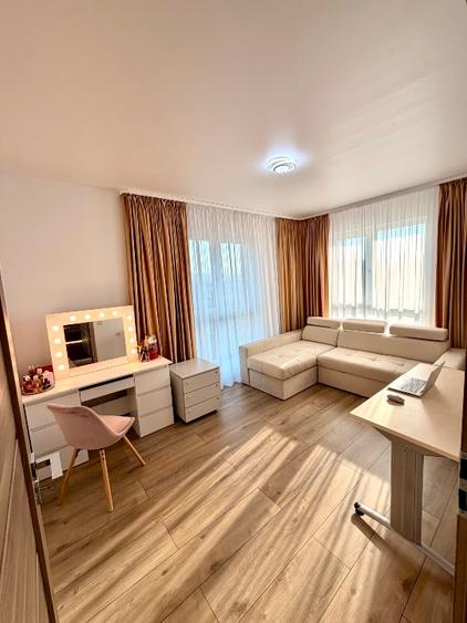 Apartament cu 3 camere decomandat în Florești