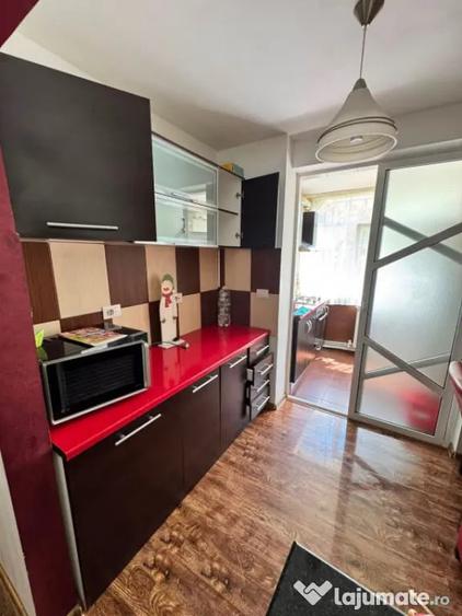 Apartament cu 2 camere decomandat în Vest