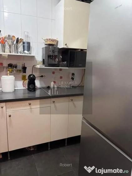 Apartament cu 3 camere semidecomandat în Alexandru Obregia