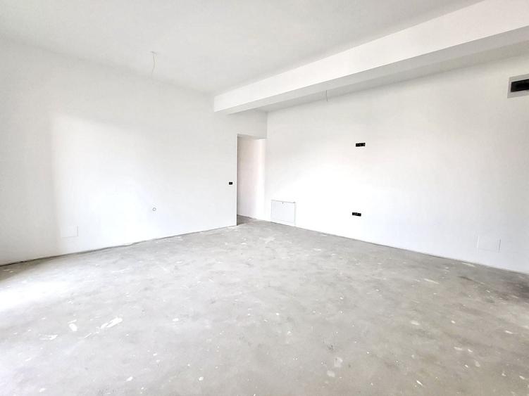 Apartament cu 3 camere decomandat în Dumbrăvița