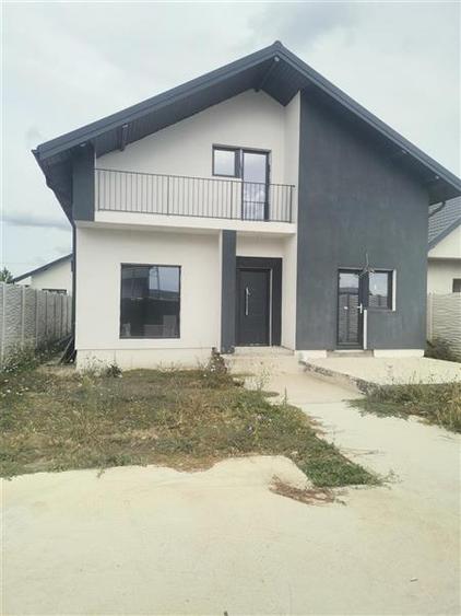Casă individuală cu 3 camere cu Teren 320 Mp în Central