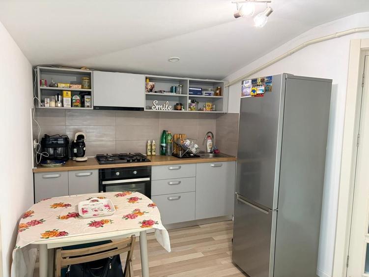 Apartament cu 3 camere decomandat, mobilat în Valea Lupului