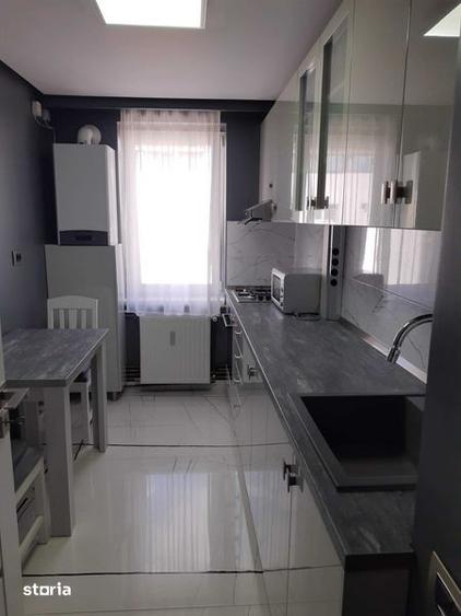 Apartament cu 3 camere decomandat în Podgoria