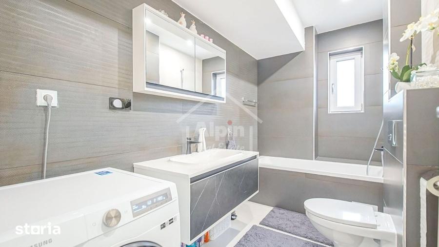 Apartament cu 4 camere decomandat în Tractorul