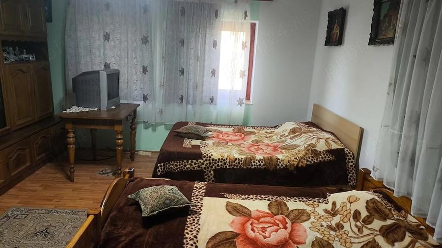 Casă cu 7 camere cu Teren 2118 Mp în Cenad