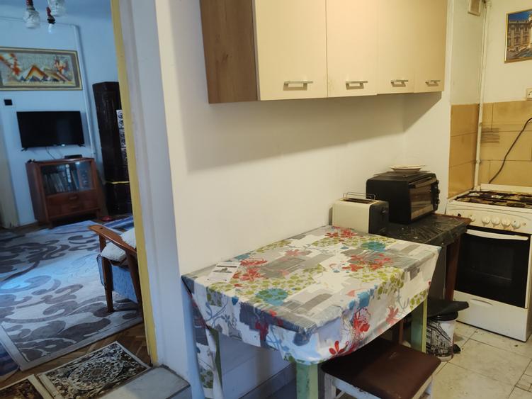 Casă cu 4 camere cu Canalizare în Central