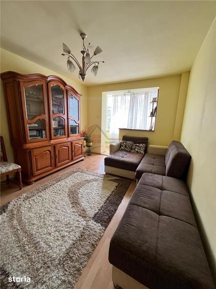 Apartament cu 4 camere în Tătărași
