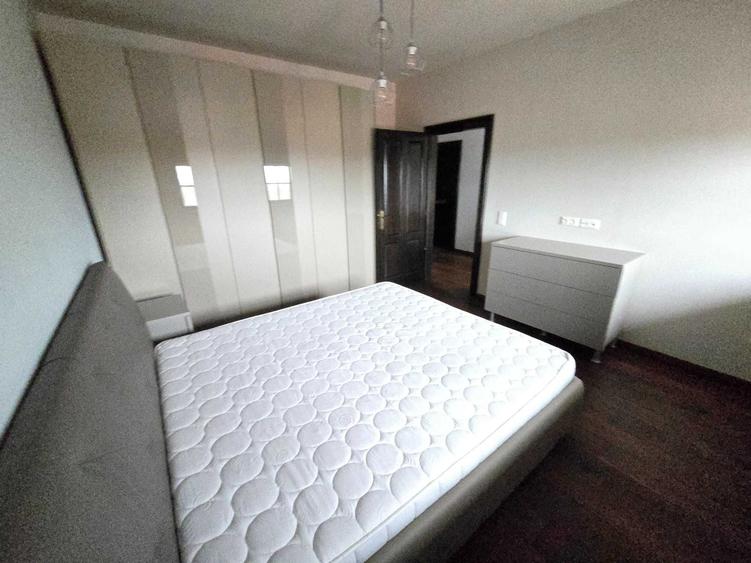 Apartament cu 3 camere decomandat în Ronaț