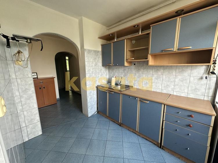 Apartament cu 3 camere decomandat, mobilat în Drumul Taberei