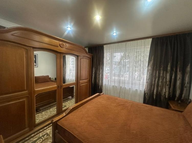 Apartament cu 4 camere decomandat în Republicii