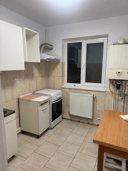 Apartament cu 2 camere decomandat în Crâng