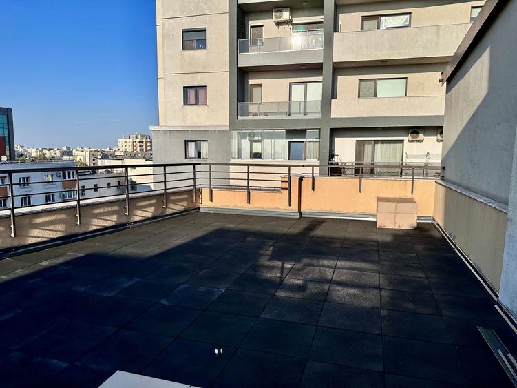 Apartament cu 4 camere semidecomandat, mobilat în Decebal