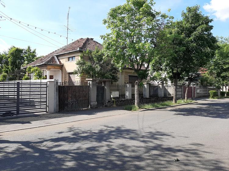 Casă cu 3 camere în Central