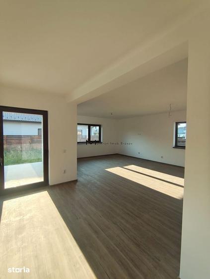 Casă cu 4 camere cu Teren 500 Mp în Tărlungeni