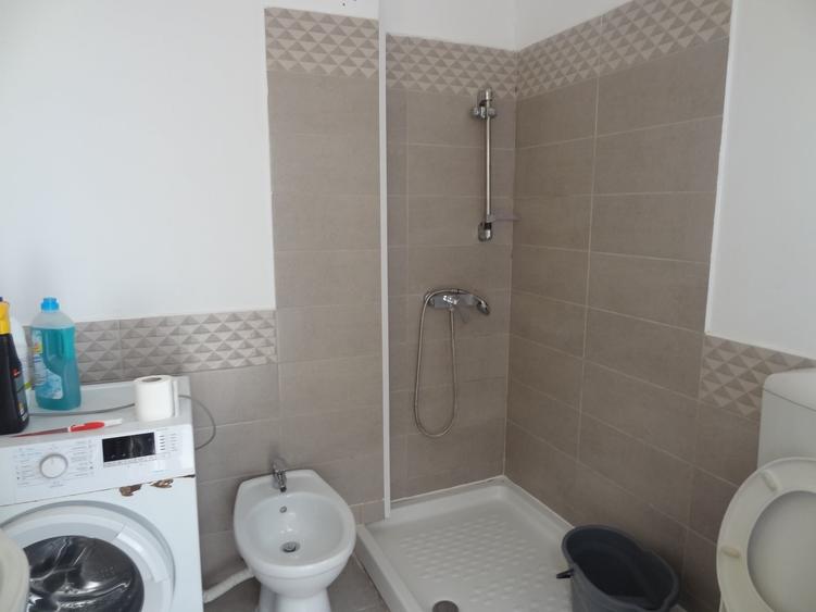 Casă individuală cu 3 camere cu Canalizare în Delfinariu