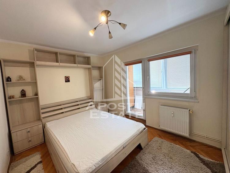 Apartament cu 4 camere decomandat, mobilat în Torontalului