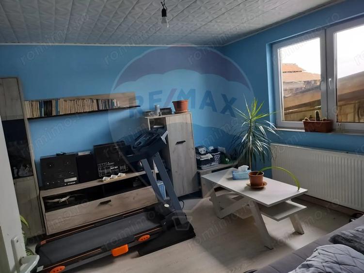 Casă cu 5 camere cu Teren 950 Mp în Biharia