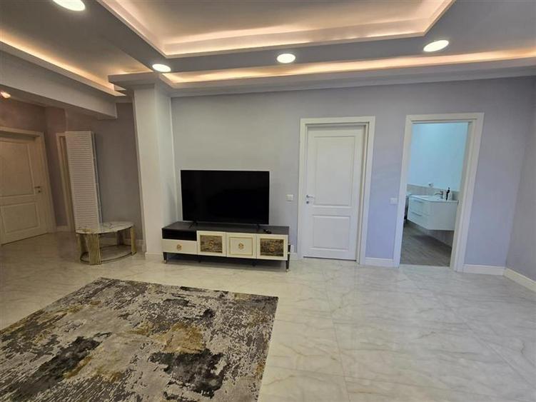 Apartament cu 4 camere decomandat, mobilat în Bucureștii Noi