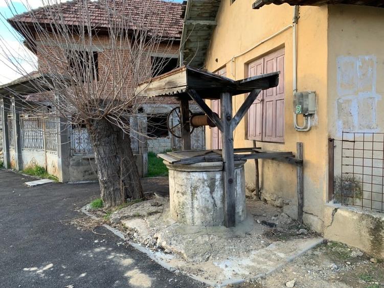 Casă cu 5 camere cu Teren 1020 Mp în Tetila