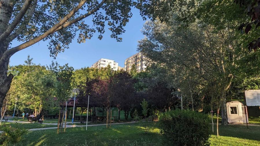 Apartament cu 2 camere decomandat în Est
