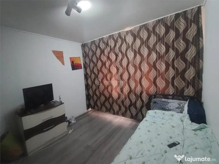 Apartament cu 3 camere decomandat în Caransebeș