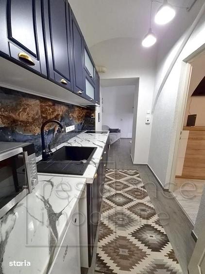 Garsonieră decomandată în Central