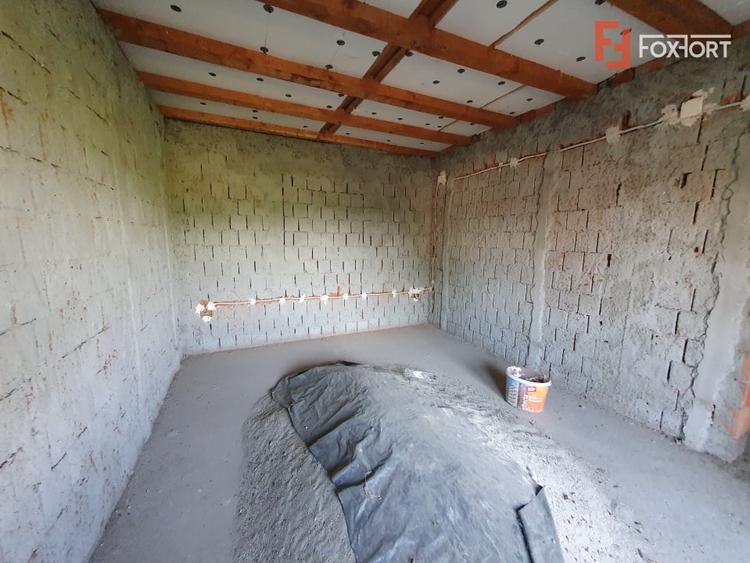 Casă individuală cu 5 camere cu Canalizare în Jebel